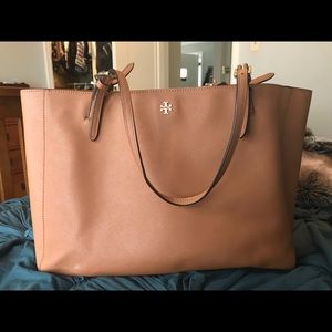 Tory Burch Large leather tote in Tan